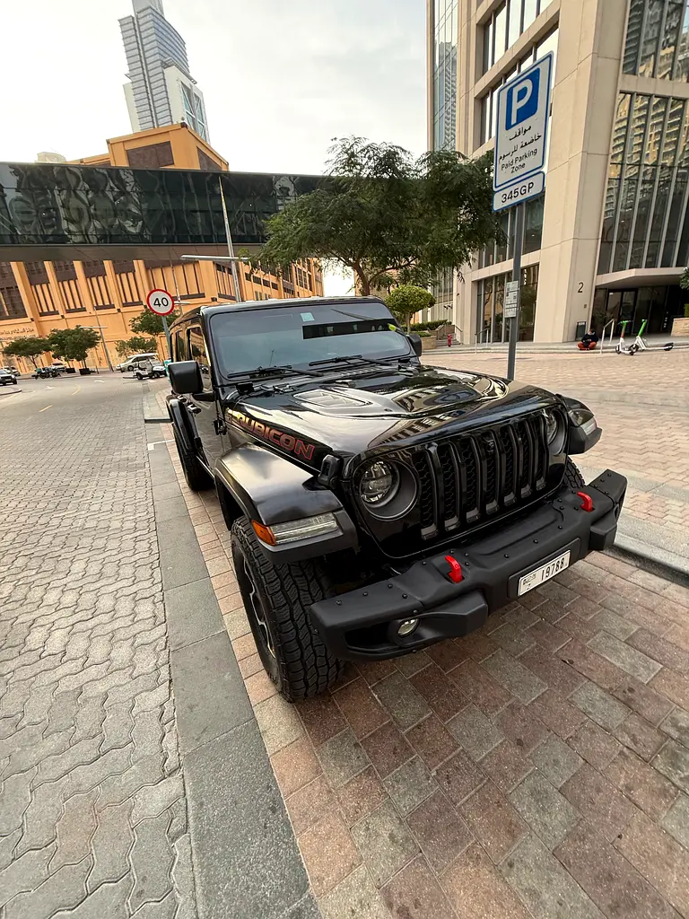 Jeep Wrangler Unlimited 2023 — photo 1 of 8