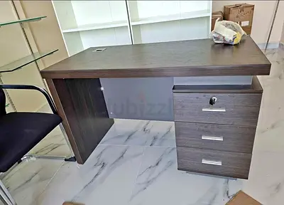 New stylish office table good quality durable