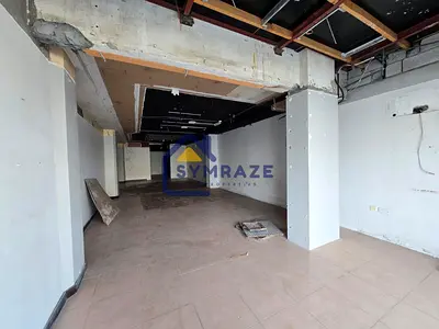 High Exposure | Heavy Footfall | Washroom Inside