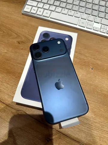 iPhone 17 Pro Max / 256 GB / Deep Blue