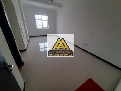 شقة غرفتين وصالة للإيجار السنوي في الروضة 3 عجمان – على شارع الشيخ عمار مع تكييف مركزي