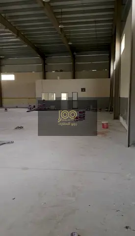 متاح في ام القيوين ام الثعوب مستودع مع سكن عمال كهرباء كامله 360kw