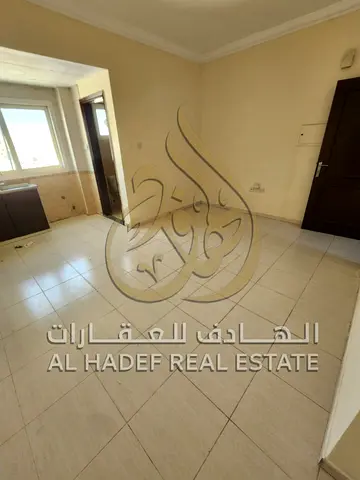 استديو للإيجار بالمصلي موقع مميز وحيوي بجوار جميع الخدمات مناسب للأفراد والعائلات مع سهولة في السكن وبيئة هادئة وآمنة