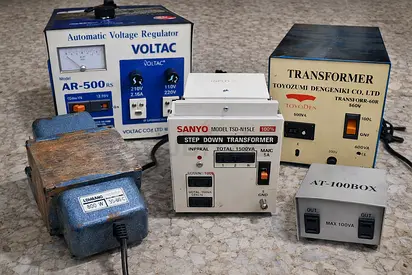 Voltage Regulators Transformers (Japan / Italy).