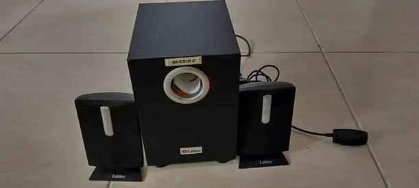 Labtec 2.1 Speaker System with Subwoofer (Black) - Working Condition