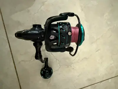 Fishing reel with braided line