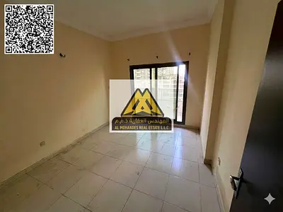 بلكونة بإطلالة مفتوحة على الحديقة وطريق محمد بن زايد | مساحة كبيرة | موقع مميز بالقرب من جميع الخدمات