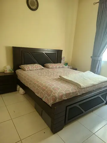 King-sized Wooden Bed Frame with Headboard, Matching Nightstands and 6 drawer dresser