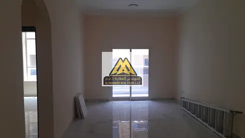 الروضة 3، بالقرب من جميع الخدمات والمرافق مثل الأسواق، المطاعم، والمراكز التجارية، مع سهولة الوصول إلى الشارقة ودبي عبر الطرق الرئيسية.