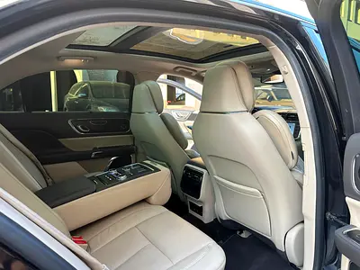 صورة 15 لـ 2019 Lincoln CONTINENTAL