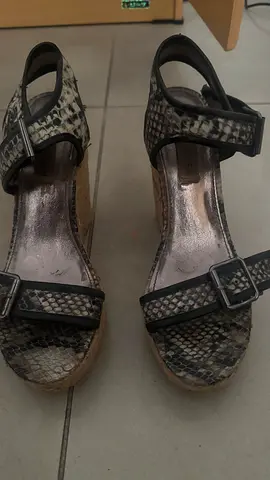 wedge sandals with snakeskin print,