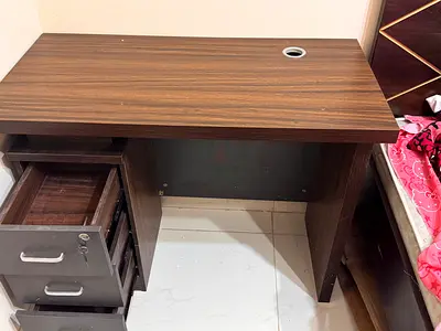 Computer table for sale