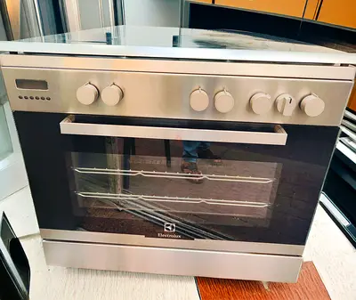 Electrolux 90x60 Cooker – 5 Burner Gas Top with Oven Electric Cooking Range