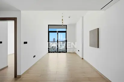 Modern Layout | High Floor | Community View