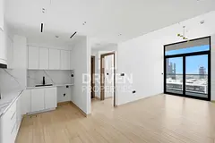 Modern Layout | High Floor | Community View