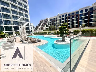 استوديو مفروش | إطلالة على المسبح والفناء | تراس الشرفة