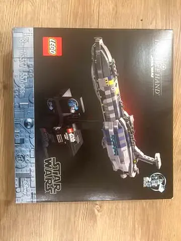 FLASH SALE BRAND NEW LEGO 75377 STAR WARS INVISIBLE HAND