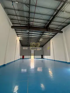 Available for storage only. Electricity 25. First occupant. Epoxy flooring.