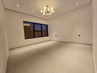 فيلا فاخرة للإيجار في الحليو 2 خلف البيت المتوحد | 4 غرف + روف + موقع مميز قريب من دبي والشارقة