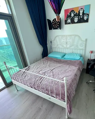 Bad frame Ikea plus 1 side table