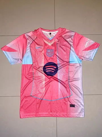 Lamine Yamal pink Barcelona football jersey