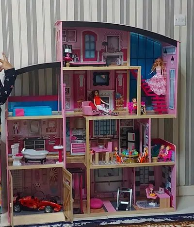 Dollhouse with its furniture