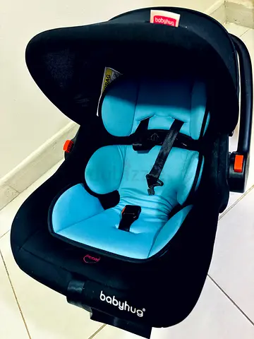 Babyhug 4-in-1 Car Seat - BRAND NEW - Black and Blue - 0 to 18 months - 65x42x53 cm