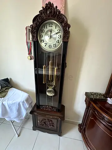 Antique-style Wooden Grandfather Clock with Pendulum ONLY AVAILABLE TILL THURSDAY CONTACT ASAP