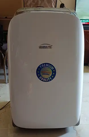 Portable Generaltec Air Conditioner - Compact Unit in Good Condition