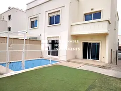 Vacant | Modified Kitchen | Single Row | Pool