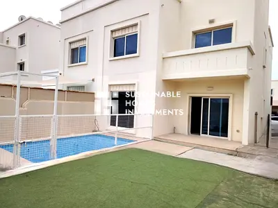 Vacant | Modified Kitchen | Single Row | Pool