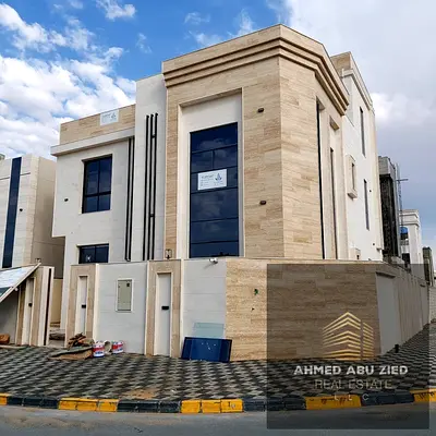 Luxury corner villa consisting of 7 master bedrooms, 9 bathrooms, 2 kitchens with spacious rooftop, including electricity, storage room, laundry room