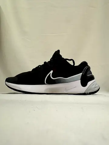Nike Renew Run 3 - Mens Running Shoes, Black/White, Gently Used