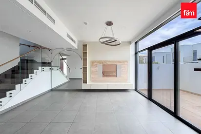 4br+M | Corner | Greenbelt | Lush Landscaping