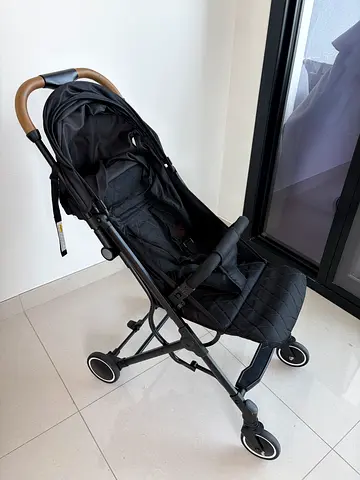 Lightweight compact stroller - good condition including travel bag