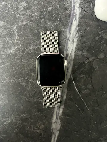 Apple Watch SE 41mm with 6 straps free