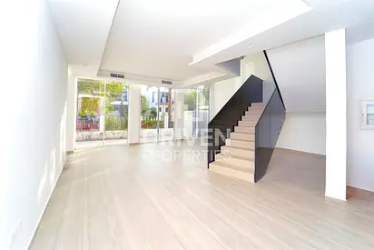 Stunning Layout | Easy Access to Amenities