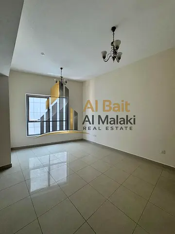 غرفة وصالة في  شارع الخان  مع اطلالة مفتوحة