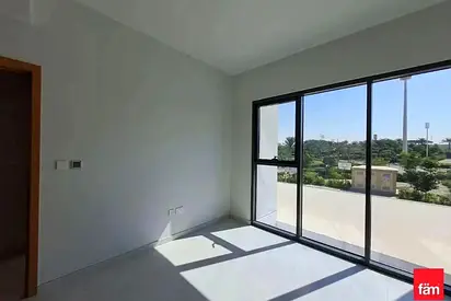 VOT / Single Row / End Unit / Prime Location