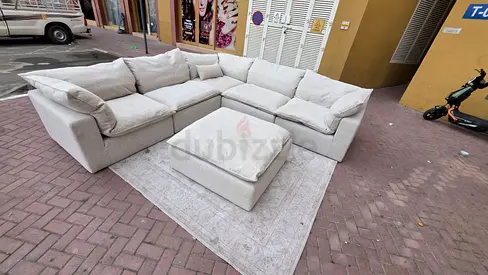 Great condition Premium Quality 2xl Luxury corner sofa beige