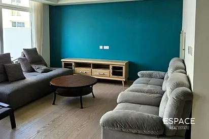 Stylish 3BR | Corner Villa | Big Garden