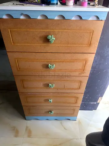 Wooden 6-Drawer Chest with Decorative Knobs — Good Condition