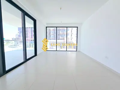 Ready To Move ! 3-Instalment ! Stunning Sea View