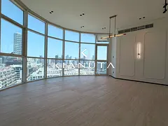 VACANT | RENOVATED| CLOSED KITCHEN WITH APPLAINCES