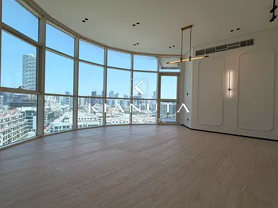 VACANT | RENOVATED| CLOSED KITCHEN WITH APPLAINCES