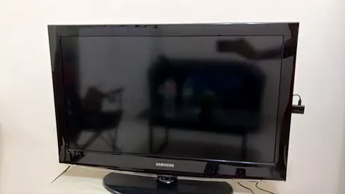 Samsung 32-inch LED TV - Good Working Condition