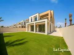 LUXURY VILLA WITH HUGE PLOT | PREMIUM LOCATION