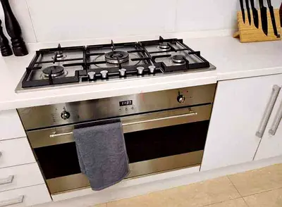Smeg and Siemens Built-in stainless steel gas cooktop with gas oven - good condition