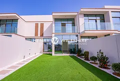 Exclusive Townhouse Living in Souk. Private garden