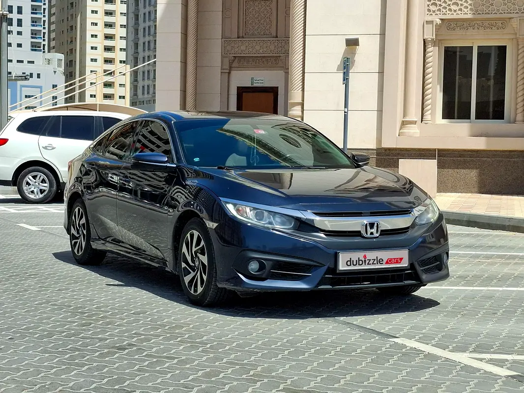 Honda Civic 2017 — photo 1 of 16